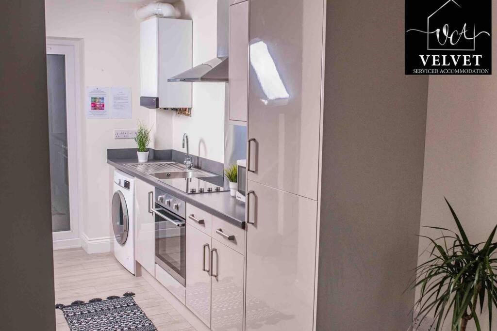 ✪ Leisure/Business ✪ 1 Bedroom Apt , Free Parking Swansea Zewnętrze zdjęcie